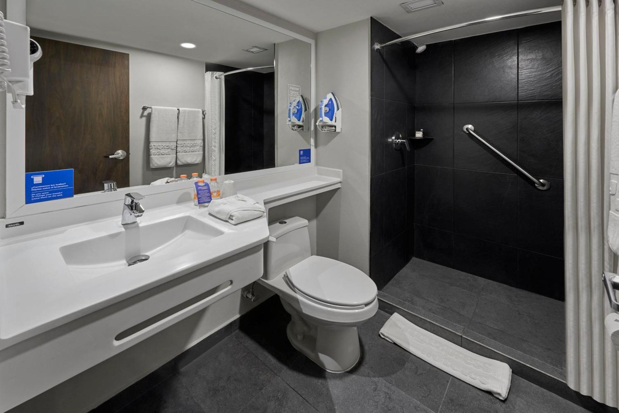 Habitación Doble Superior con sofá cama
